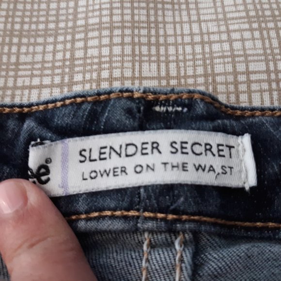 Lee Jeans Women's Size 8 SHORT Bootcut Slender Secret Lower On The Waist Denim - Picture 11 of 12